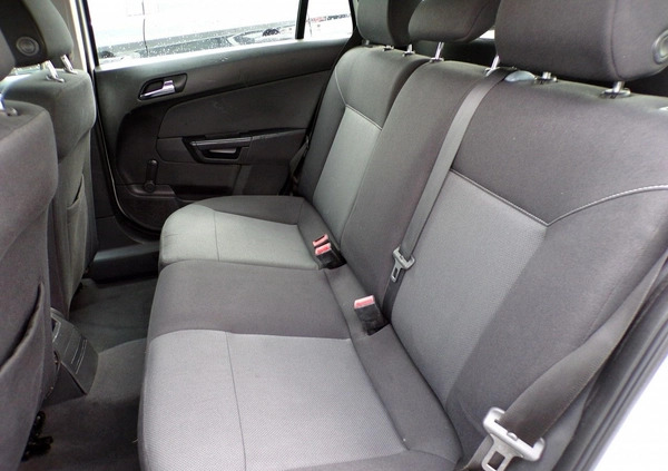 Opel Astra cena 13900 przebieg: 169890, rok produkcji 2007 z Przedecz małe 379
